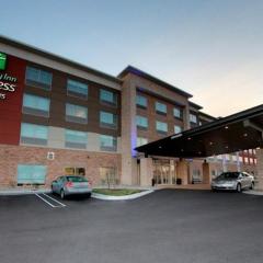 Holiday Inn Express & Suites - Detroit North - Roseville, an IHG Hotel