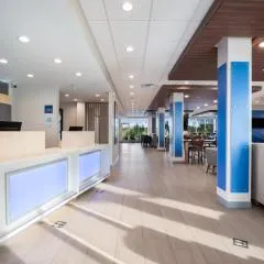 Holiday Inn Express & Suites Chicago - Hoffman Estates by IHG