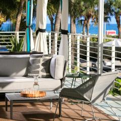 Kimpton Surfcomber Hotel by IHG