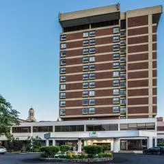 Holiday Inn & Suites Pittsfield-Berkshires by IHG