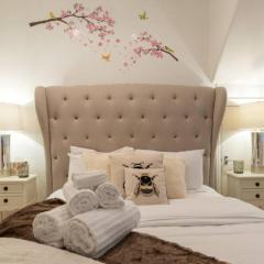 Large 1 bed 1 minute from Sloane Square