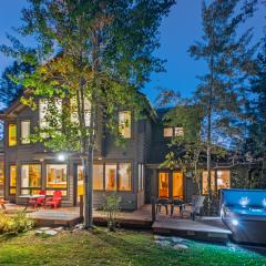 Boulder Ridge Lodge: Huge Ski-In Home w/ 20 Beds