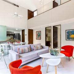4 bedroom house- private pool!