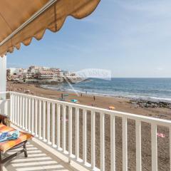 Luxury apartment in front of the beach