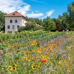 "La Combe Fleurie" Appartements & Chambres