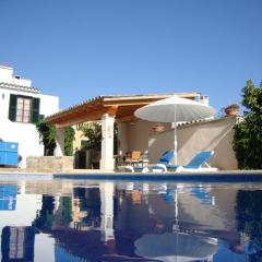 Villa Maria, bonita casa con jardín y piscina privada en Andratx