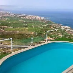 Casa con piscina privada. Mirador de Humbolt.