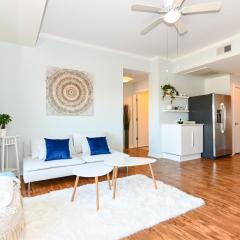 {Cloud 9} Luxury 2 Bedroom Condo in Uptown Charlotte