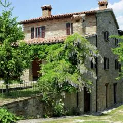 Farmhouse in Apecchio with Pool & Spa