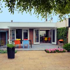 Fresh and colorful holiday home near the beach sea dunes and lake