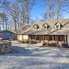 The Captains Quarters in Rogers with Covered Porch!