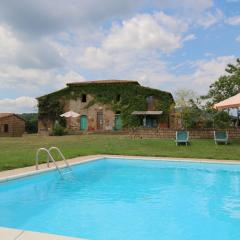 Farmhouse in Sorano with Swimming Pool Terrace Barbecue