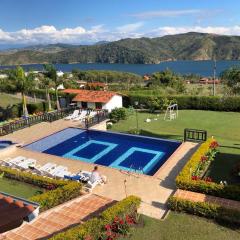 Finca Lago Calima with Excellent view