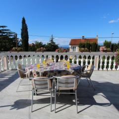 Apartments Ravlić Ana