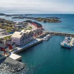 Seafront new cabin in Lofoten