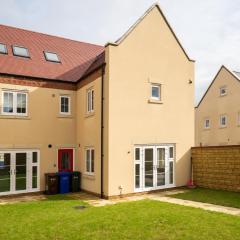 6 Bedroom New Build Detached House in Bicester