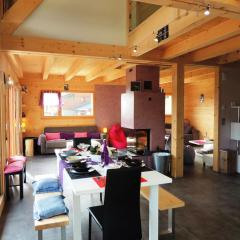 Chalet de 5 chambres avec vue sur la ville jardin clos et wifi a Les Gets a 1 km des pistes