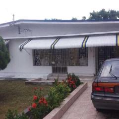 Chantal House Sleeps 8 with Garden