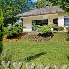 Idyllic Bungalow in Feusdorf with by the Forest