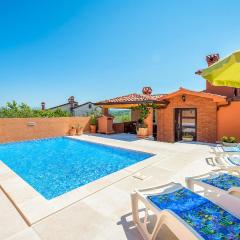 Stunning Home In Vizinada With 3 Bedrooms, Wifi And Outdoor Swimming Pool