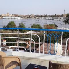 Hofni Palace Nile Niew