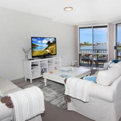 3 bedroom unit with views of Marina, close to beach