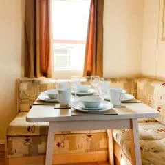 Beautiful 3-Bedroom Caravan at Mersea Island