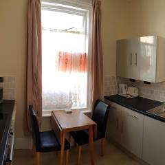 Glen Villa 1 Sleeps 4 Near Beach
