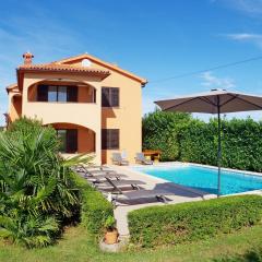 Holiday apartment Ana with private pool