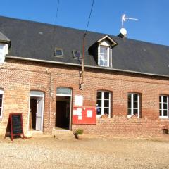 Maison de 4 chambres avec jardin amenage et wifi a Berville