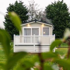 Yew Tree Lodge with Hot Tub