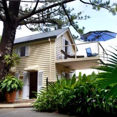 Port Douglas Cottage & Lodge