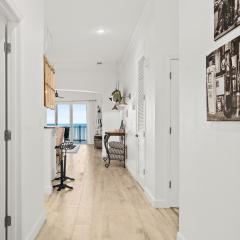 New Luxury Ocean Front 3 bedroom2 bath condo sleeps 8 Cinnamon Beach Resort