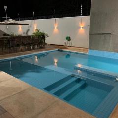Casa moderna no centro próxima a atrações turísticas