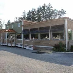 Lake Front Hotel