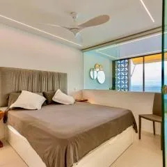Brand New - Glass Apt - Ocean Views