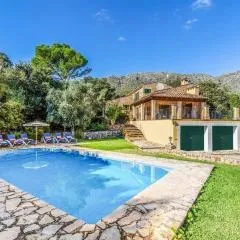 Pretty villa close to Cala San Vicente by Renthousing