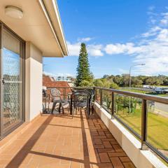 Boulevarde 2 Pebbly Beach