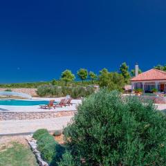 Luxury villa Fura on Hvar, heated pool