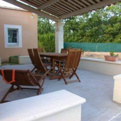 Villa confortable avec piscine privée à Saint-Saturnin-lès-Apt