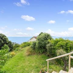 Ridge Top Views - Paekakariki Holiday Home