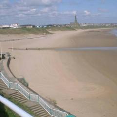 Tynemouth Beach Apartment - 2 min walk to beach