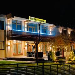 Hotel Írisz