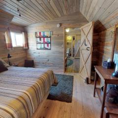 Canyonlands Barn Cabin with Loft, Full Kitchen, Dining Area for Large Groups