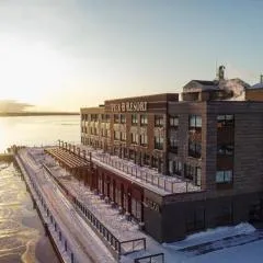 Pier B Resort