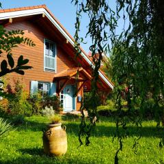 Malerisches Holzhaus "Coco" mit Kamin, Sauna und eigenem Garten