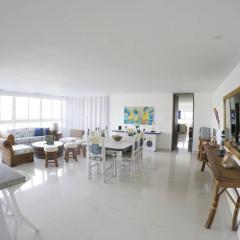 Hermoso y amplio apartamento con vista al mar