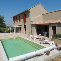 Cosy Holiday Home in Provence with Swimming Pool