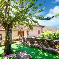 Farmhouse in Casoli near Ski Slopes
