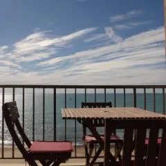 Apartamento frente al mar en Calpe con parking para 4 personas